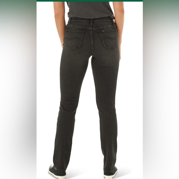 Lee Women's Petite Ultra Lux Mid-Rise Slim Fit Straight Leg Jean - Picture 3 of 5